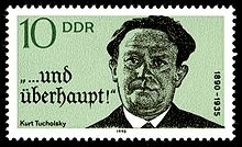 Briefmarke im Querformat mit Tucholsky-Porträt.