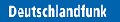 Logo: »Deutschlandfunk«, weiße Schrift auf blauem Grund.