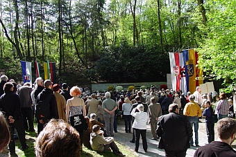 Gedenkkundgebung für die Opfer in der Wenzelnbergschlucht, Foto Reinhard Linse